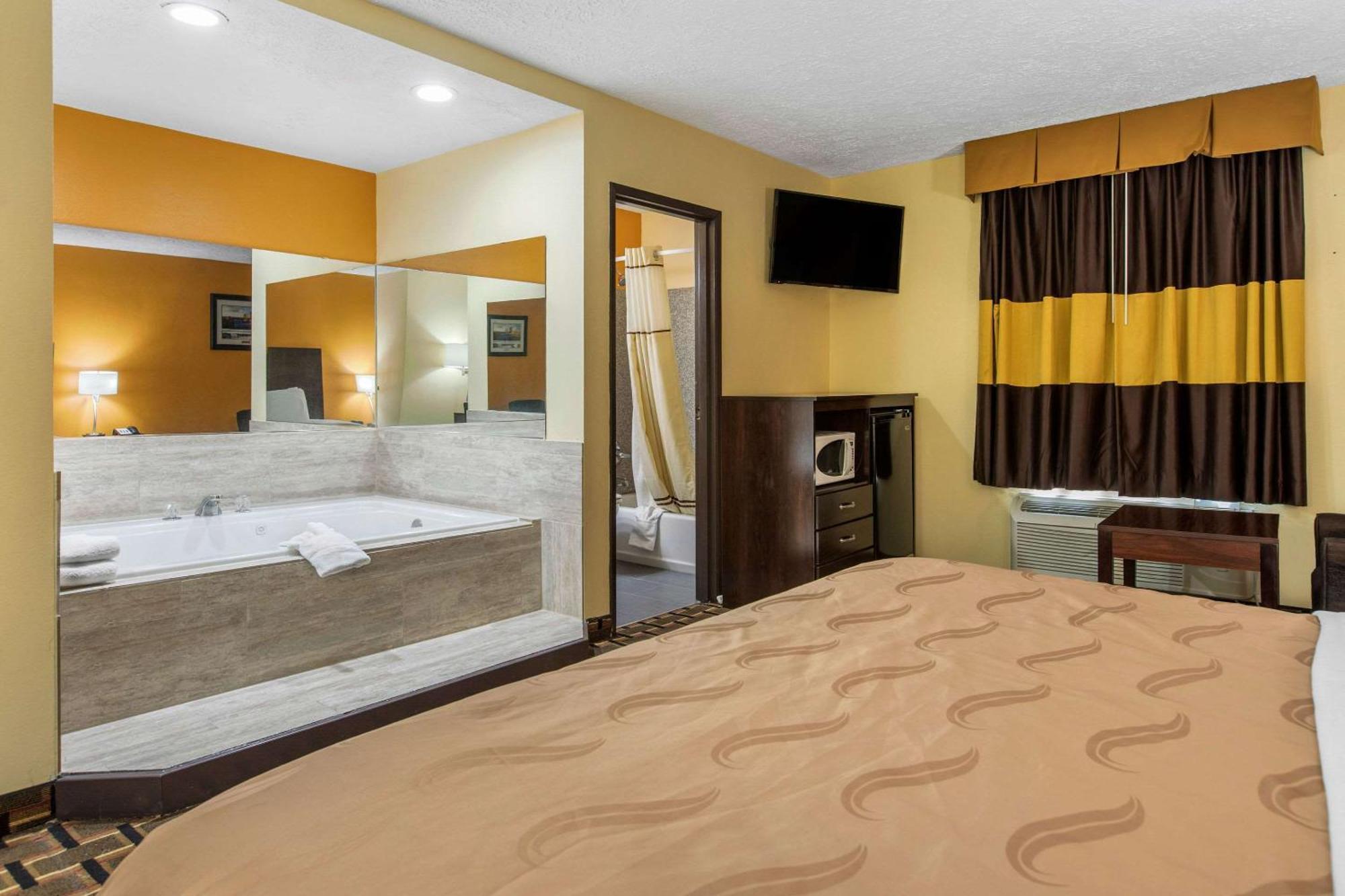 Quality Inn Grand Rapids Near Downtown Wyoming Exteriör bild